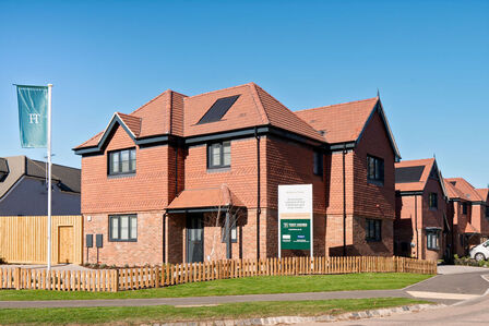 Mulberry Place, 4 bedroom Detached House for sale, £950,000