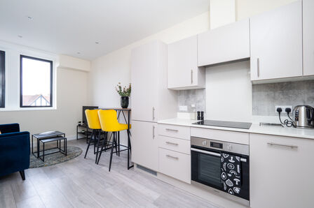 Ewell Road, 1 bedroom  Flat for sale, £295,000