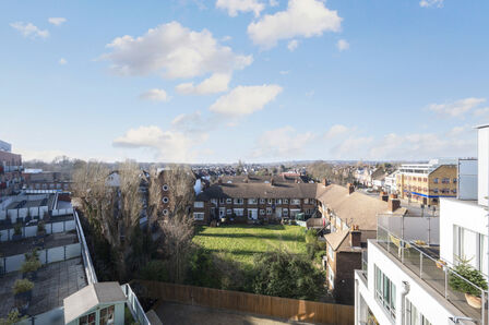 West Barnes Lane, 1 bedroom  Flat for sale, £385,000