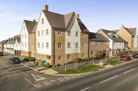 Sandford Drive, 2 bedroom  Flat for sale, £275,000