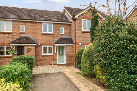 Furriers Close, 2 bedroom Mid Terrace House for sale, £365,000