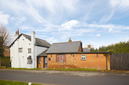 Bedlars Green, 4 bedroom Detached House for sale, £450,000