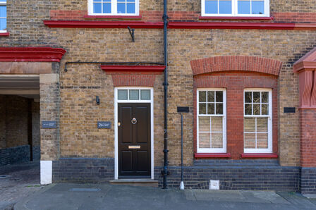 Church Street, 2 bedroom  Flat for sale, £450,000