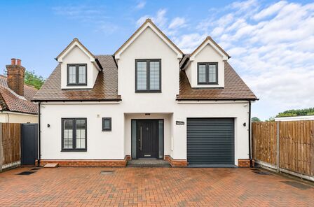 The Street, 4 bedroom Detached House for sale, £900,000