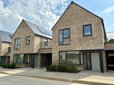 Oakview Walk, 3 bedroom Link Detached House for sale, £475,000