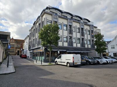 John Street, 1 bedroom  Flat for sale, £220,000