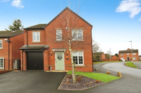 Oak Drive, 4 bedroom Detached House for sale, £360,000