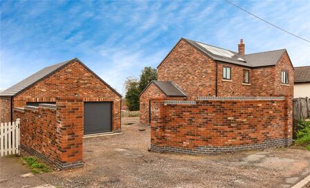 Lockley Wood, 4 bedroom Detached House for sale, £650,000