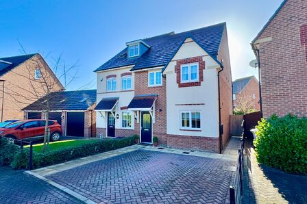 Heron Way, 4 bedroom Semi Detached House for sale, £295,000