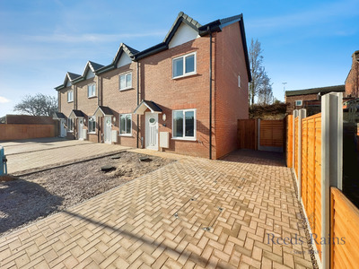 Queen Street, 3 bedroom End Terrace House for sale, £219,500