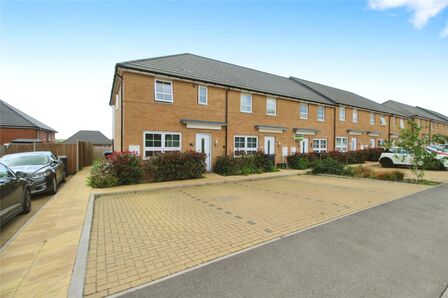 Stonechat Lane, 3 bedroom End Terrace House for sale, £325,000