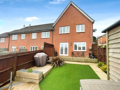 Woodlands Way, 4 bedroom End Terrace House for sale, £330,000