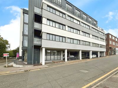 Fairmeadow, 2 bedroom  Flat for sale, £200,000