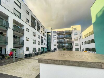 Erith High Street, 2 bedroom  Flat for sale, £65,000