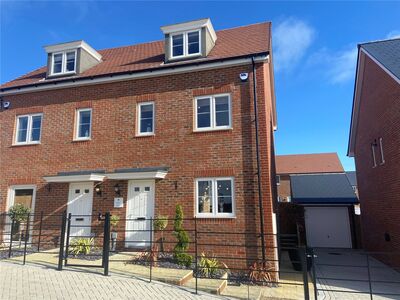 Cross Road, 3 bedroom Semi Detached House for sale, £385,000