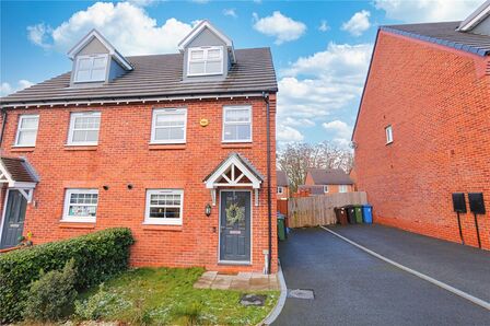 Clarendon Road, 3 bedroom Semi Detached House for sale, £290,000