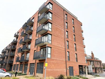 Ratcliff Court, 1 bedroom  Flat for sale, £160,000