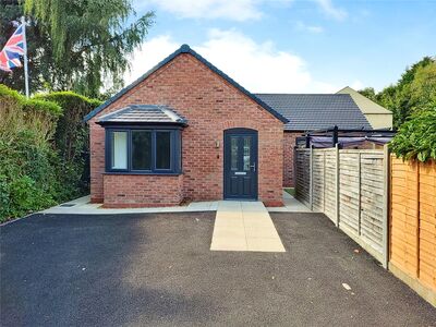 Hadley Park Road, 2 bedroom Detached Bungalow for sale, £239,950