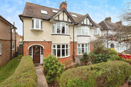 Lyncroft Gardens, 4 bedroom Semi Detached House for sale, £650,000